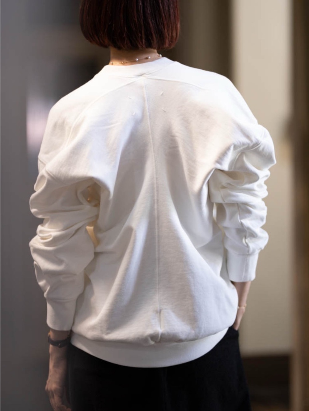 Maison Margiela Women’s Runway Collection Oversized White Curved Seam Sweatshirt - Picture 13 of 13